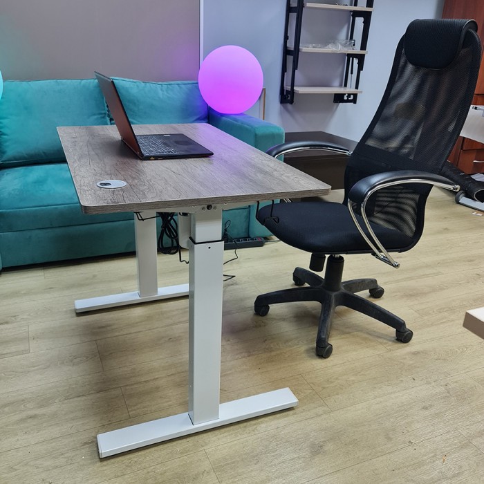 Компьютерный стол для работы сидя и стоя